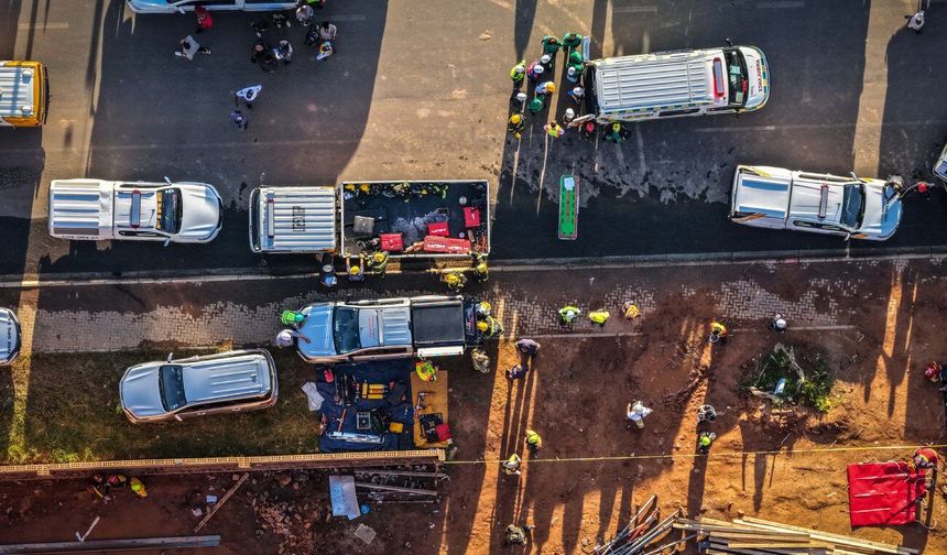 Güney Afrika'da bina çöktü: En az 6 ölü