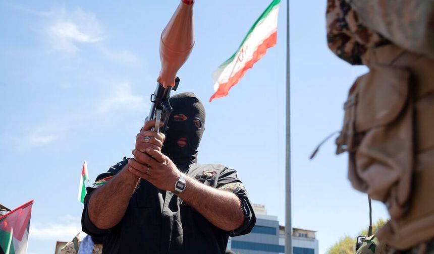 İran Ulusal Güvenlik Yüksek Konseyi Sekreteri: Uzun süreli bir savaşa hazırız