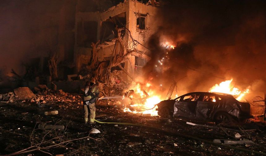 İngiltere Başbakanı: İran'da uzun süreli çatışma ekonomik etkiler doğurabilir