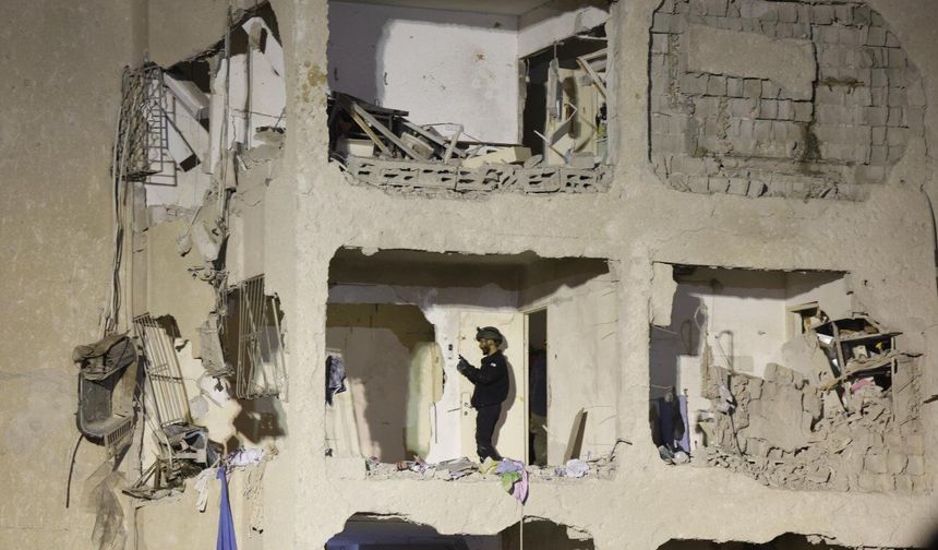 İran'dan İsrail'in Arad kentine füze saldırısı: En az 64 yaralı