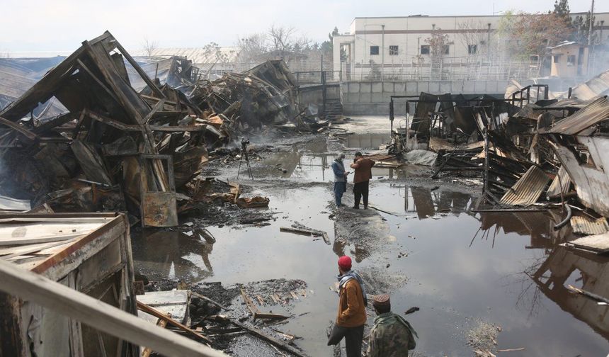 Kabil'de bir hastaneye düzenlenen saldırıda en az 400 kişi hayatını kaybetti