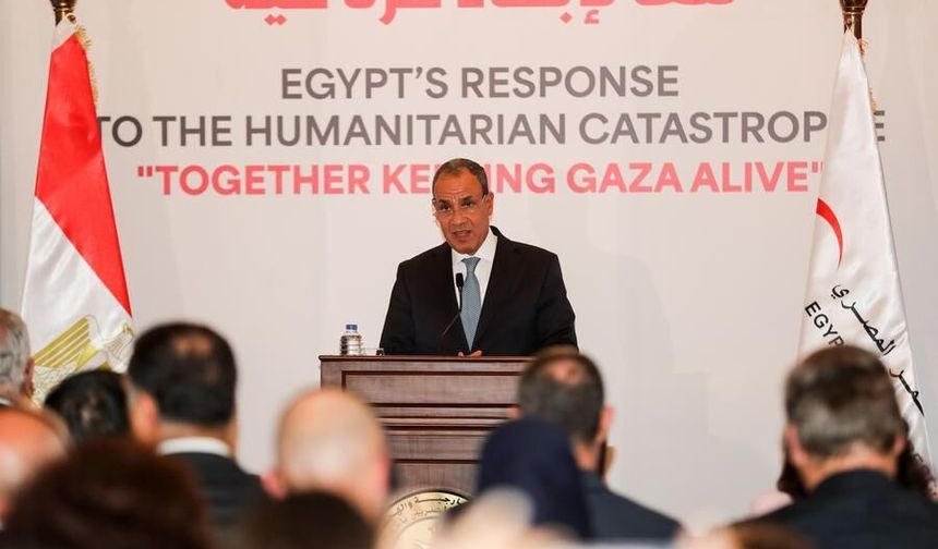 Mısır Dışişleri Bakanı, Bahreynli ve Kuveytli mevkidaşlarıyla bölgedeki askeri gerilimi görüştü