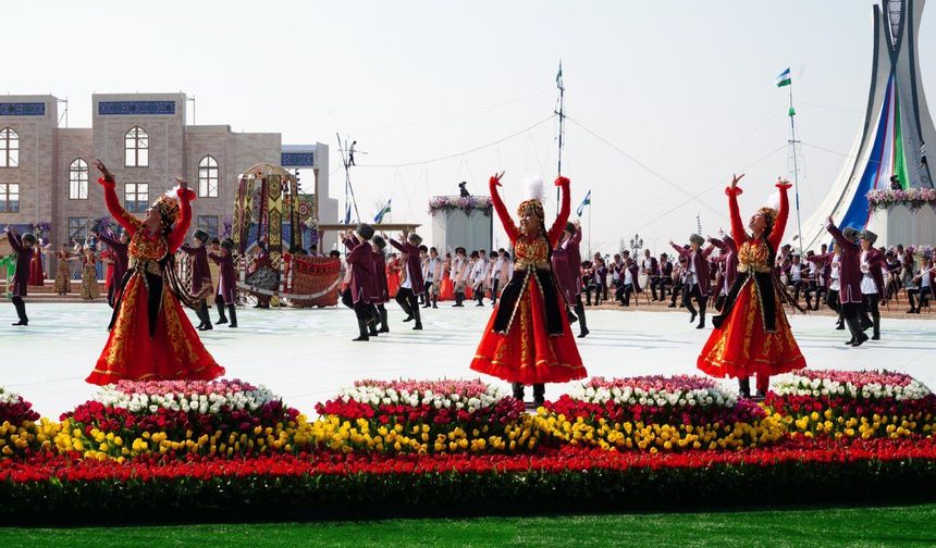 Orta Asya ülkelerinde Nevruz kutlamaları renkli görüntülere sahne oldu