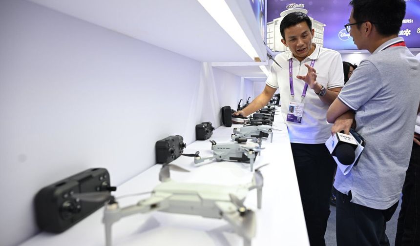 139. Çin İthalat ve İhracat Fuarı'nda sergilenen İHA'lar katılımcılardan yoğun ilgi topladı