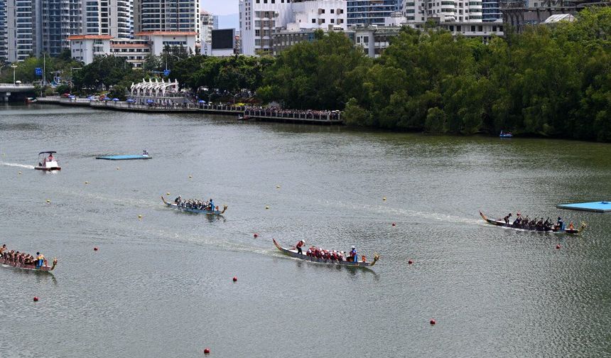 6. Asya Plaj Oyunları'nda küçük ejderha teknesi kadınlar 400 metre yarışında kıyasıya mücadele