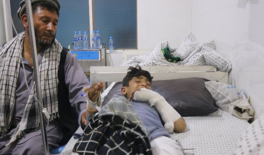 Afganistan: Pakistan, Kunar vilayetini bombaladı