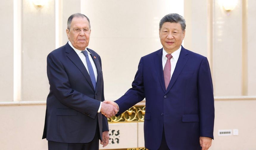 Çin Cumhurbaşkanı Xi, Rusya Dışişleri Bakanı Lavrov ile görüştü
