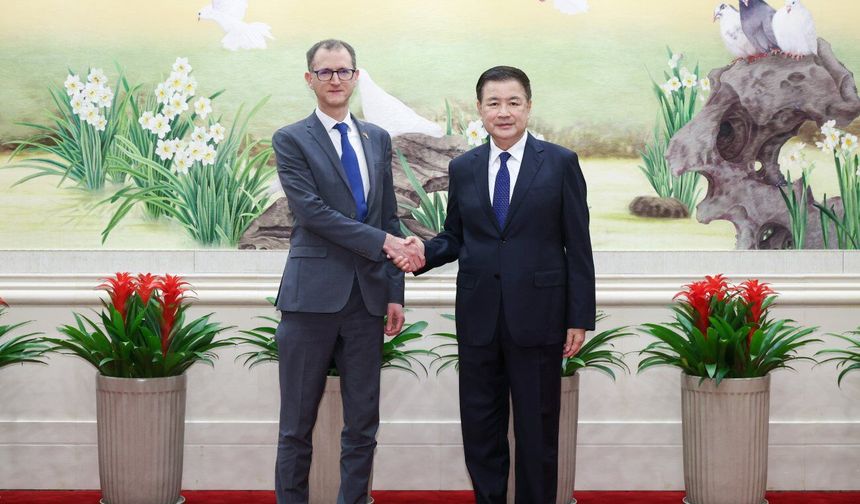 Çin Kamu Güvenliği Bakanı, İngiltere Ulusal Suç Ajansı Genel Direktörü ile görüştü