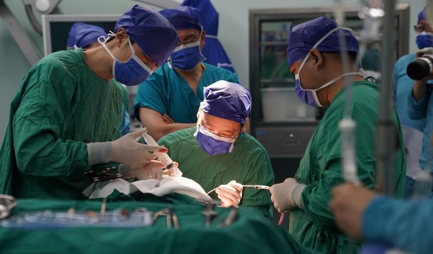 Çin'de çığır açan gelişme: Felçli hasta beyin-bilgisayar arayüzüyle el kontrolünü yeniden kazandı