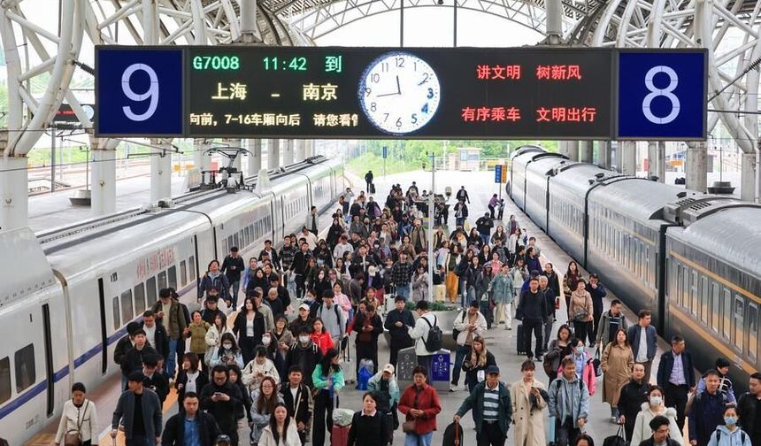 Çin'de İşçi Bayramı tatili sırasında 158 milyon demiryolu seyahati bekleniyor