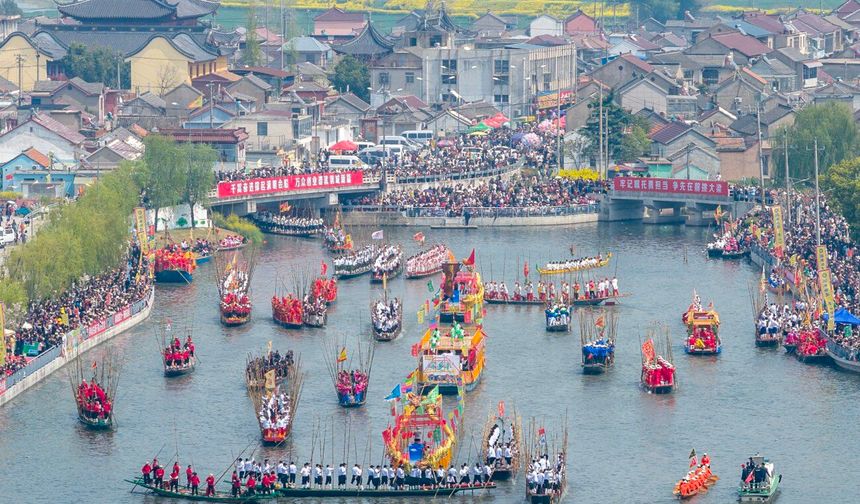 Çin'in Xinghua kentinde Maoshan Tekne Festivali renkli görüntülere sahne oldu