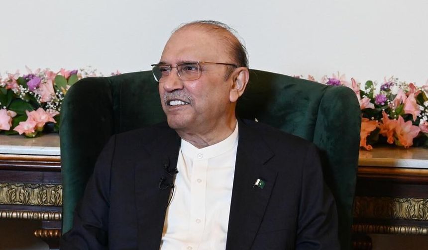 Pakistan Cumhurbaşkanı Zerdari, resmi ziyaret için Çin'de