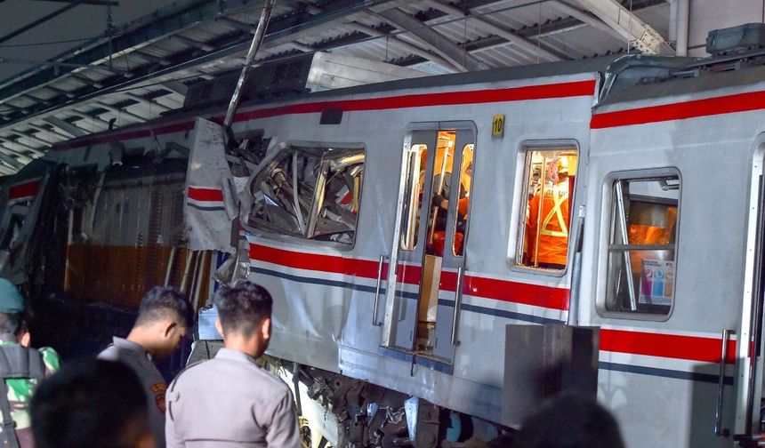 Endonezya'da tren kazası: 14 ölü, 84 yaralı