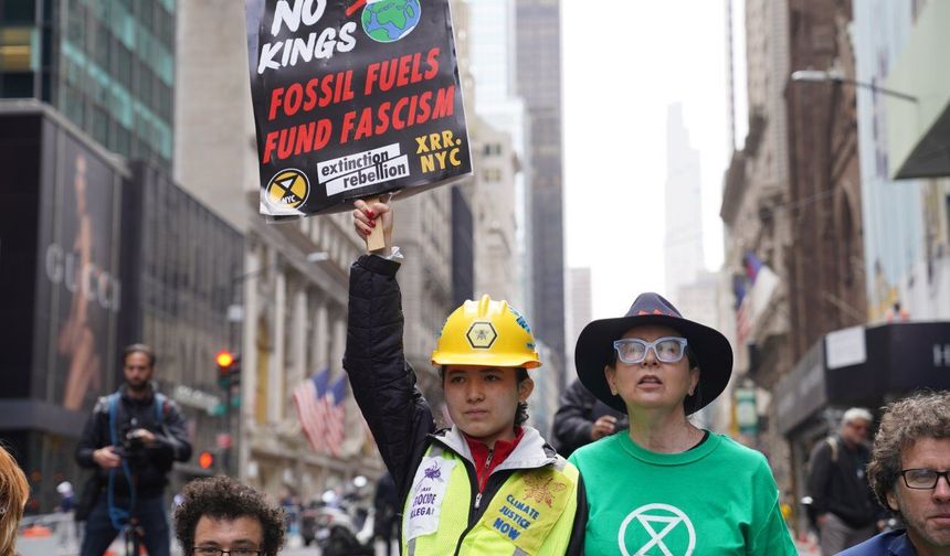 New York'ta 'Dünya Günü' kapsamında Trump karşıtı protesto düzenlendi