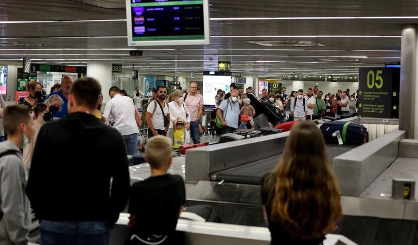 Portekiz, havalimanlarında bekleme sürelerini artıran yeni biyometrik kontrol sistemini askıya aldı