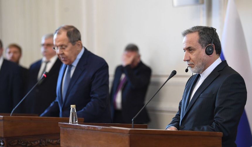 Rusya ve İran dışişleri bakanları: İran'ın sivil altyapısına yönelik saldırılara derhal son verilmeli