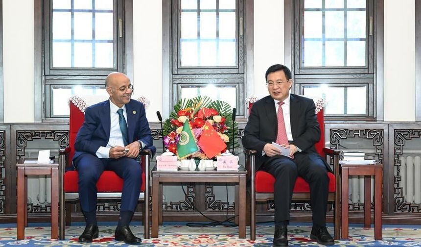 Xinhua Başkanı, Arap Birliği Beijing Temsilciliği Başkanı ile görüştü