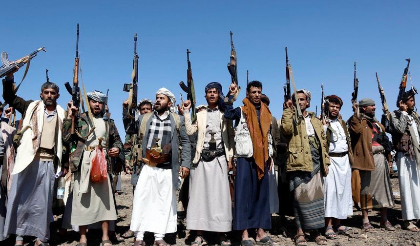 Yemen'deki Husiler: İsrail'e yönelik yeni bir koordineli balistik füze saldırısı düzenledik