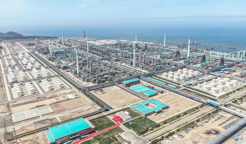 Çin, ABD'nin 5 Çinli şirkete İran'la petrol ticareti gerekçesiyle uyguladığı yaptırımların tanınmasını yasakladı