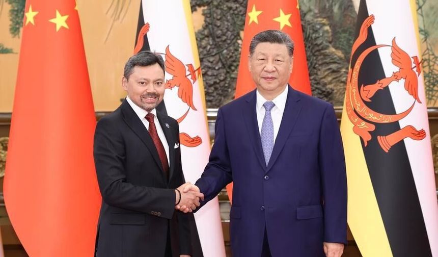 Çin Cumhurbaşkanı Xi, Brunei Veliaht Prensi ile görüştü
