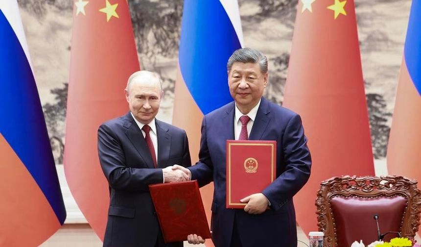 Çin Cumhurbaşkanı Xi, Rusya Devlet Başkanı Putin ile Beijing'de görüştü
