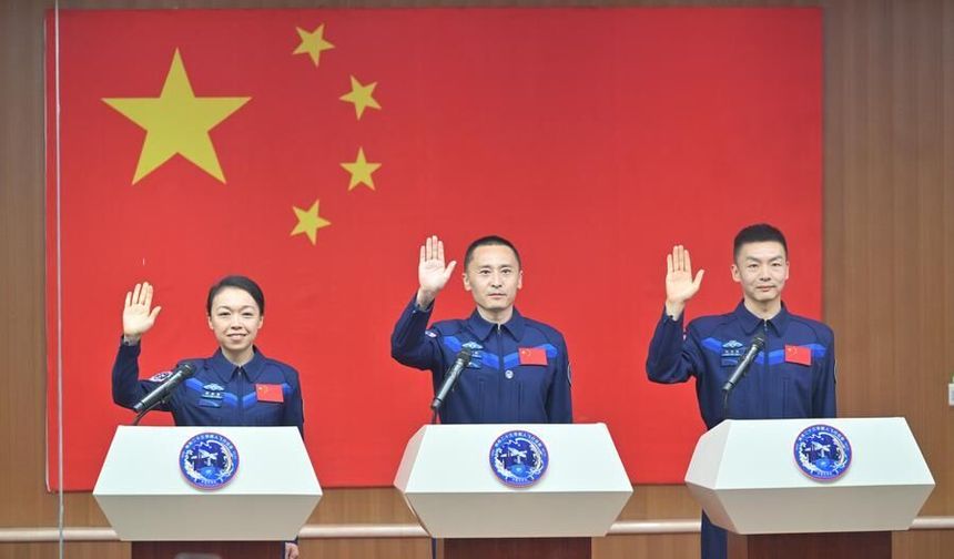 Çin'in Shenzhou-23 mürettebatından bir astronot uzayda bir yıl geçirecek