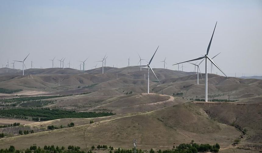 Çin'in İç Moğolistan bölgesinde rüzgar enerjisi yatırımları hız kazanıyor
