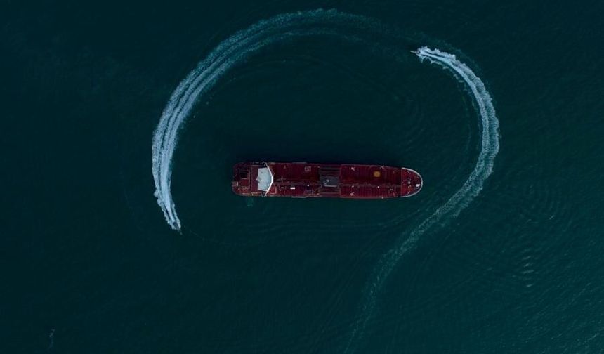 İngiliz donanması : Hürmüz Boğazı'nda deniz taşımacılığı yüzde 90'ın üzerinde azaldı