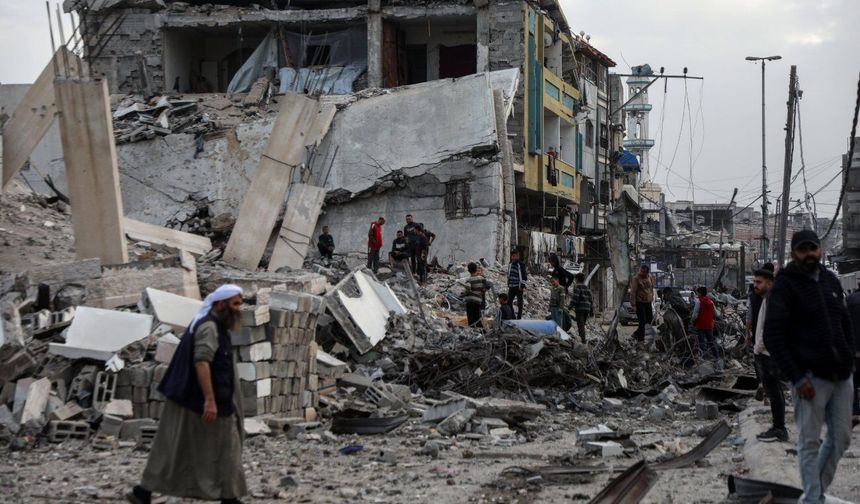 İsrail savaş uçakları Gazze'ye hava saldırıları düzenledi: 4 ölü