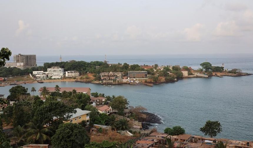 Sierra Leone: ABD'den sınır dışı edilen ilk göçmen grubu ülkeye geldi