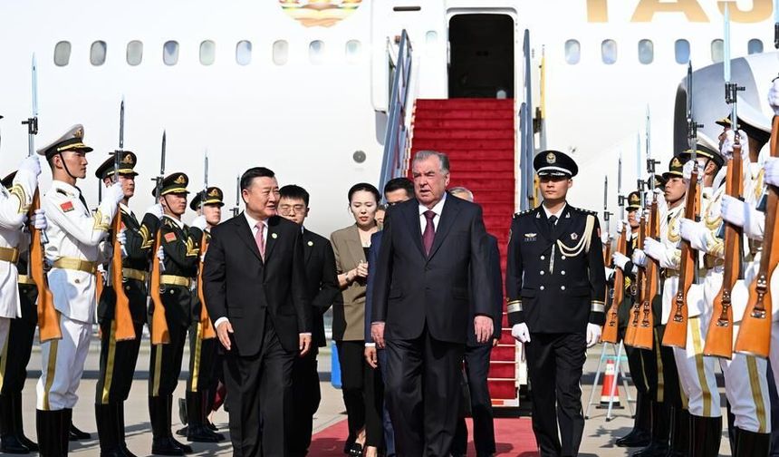 Tacikistan Cumhurbaşkanı Rahman, Çin'in başkenti Beijing'de