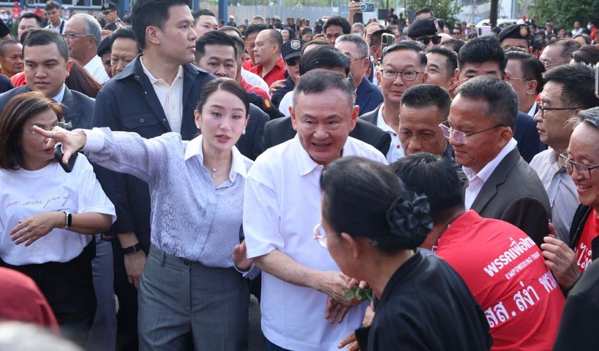 Tayland eski Başbakanı Shinawatra şartlı tahliye edildi