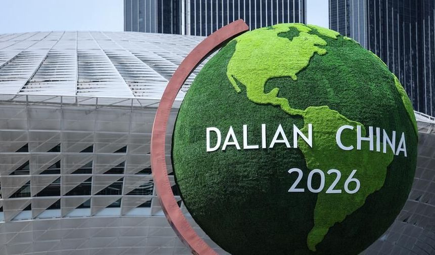 Çin Başbakanı Li, Yaz Davos Forumu'na katılacak