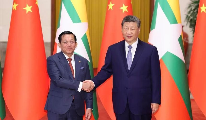 Çin Cumhurbaşkanı Xi, Myanmar Devlet Başkanı ile bir araya geldi