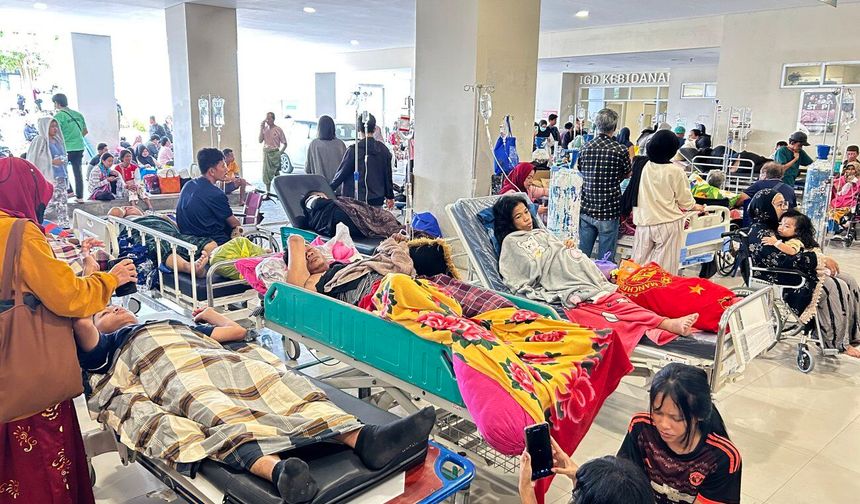 Endonezya'nın Orta Sulawesi eyaletinde 6,7 büyüklüğünde deprem