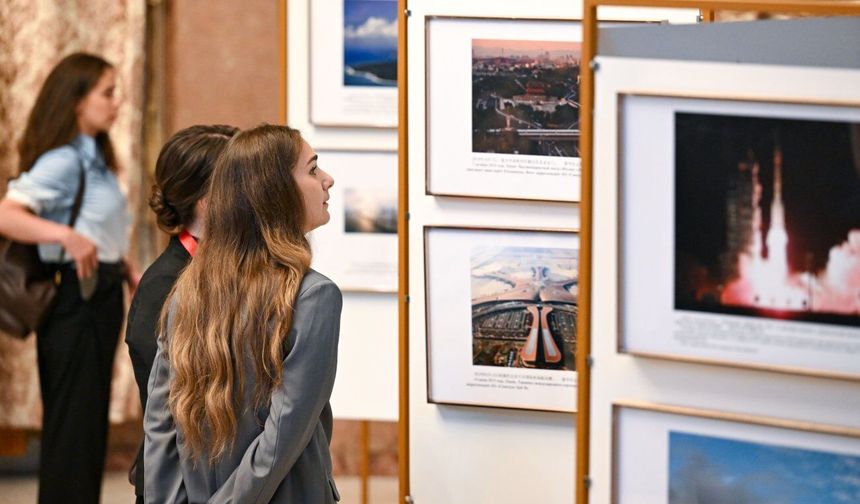 Moskova'da Çin'in bilimsel ve teknolojik başarılarını konu alan fotoğraf sergisi açıldı