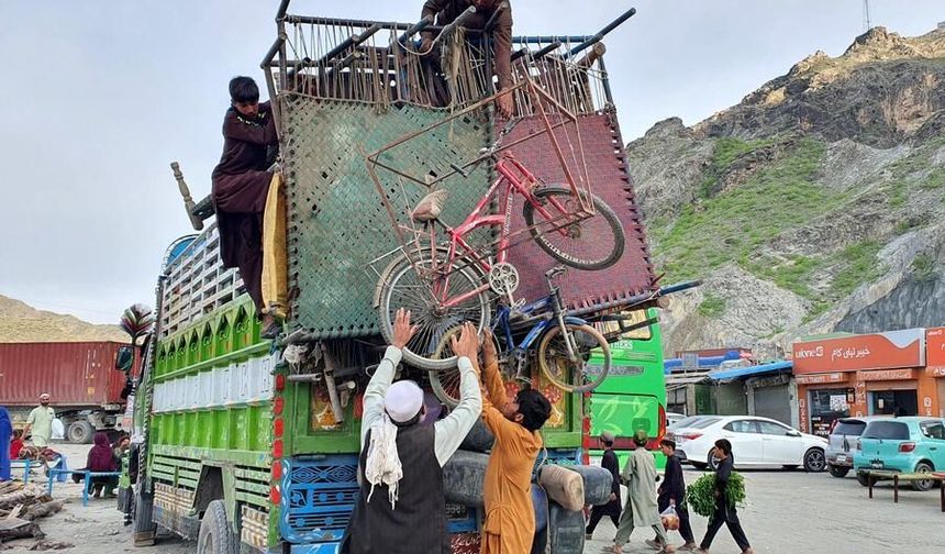 Uluslararası Göç Örgütü: İki haftada 85.000'den fazla Afgan mülteci İran ve Pakistan'dan geri döndü