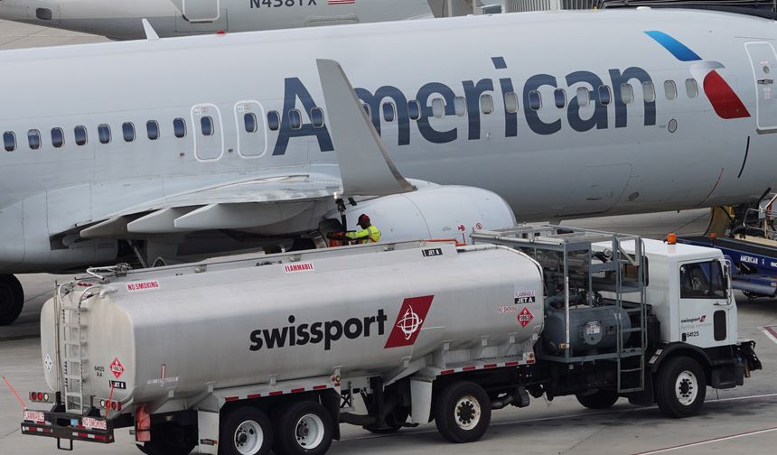 ABD'de sistem arızasını gideren American Airlines uçuşlarına yeniden başladı