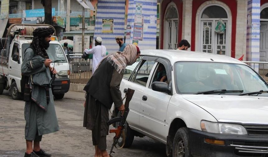 Afganistan'da 2 tondan fazla yasadışı uyuşturucu ele geçirildi