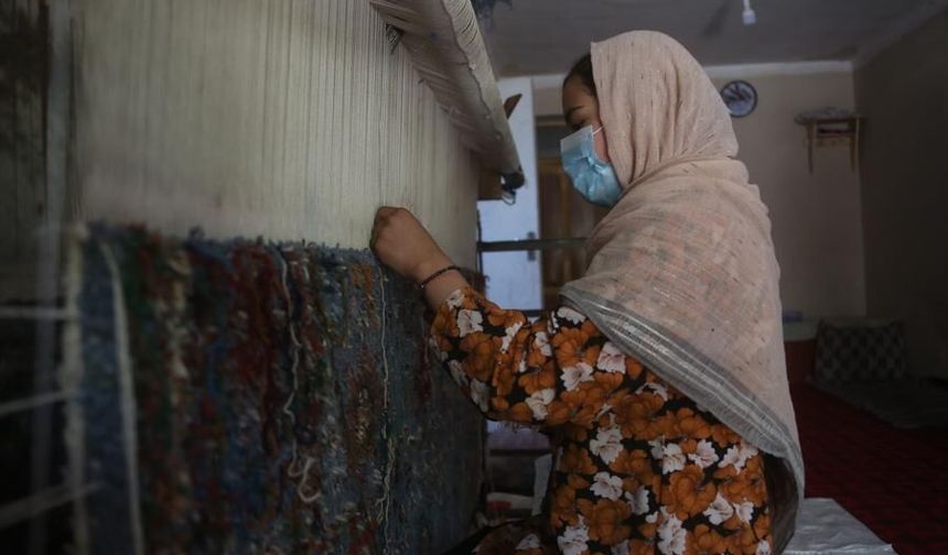 Afganistan'ın el dokuması halıları 37 ülkeye ihraç ediliyor