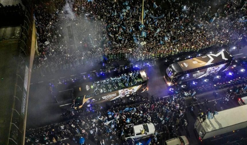 Arjantin Milli Futbol Takımı, Buenos Aires'te coşkuyla karşılandı
