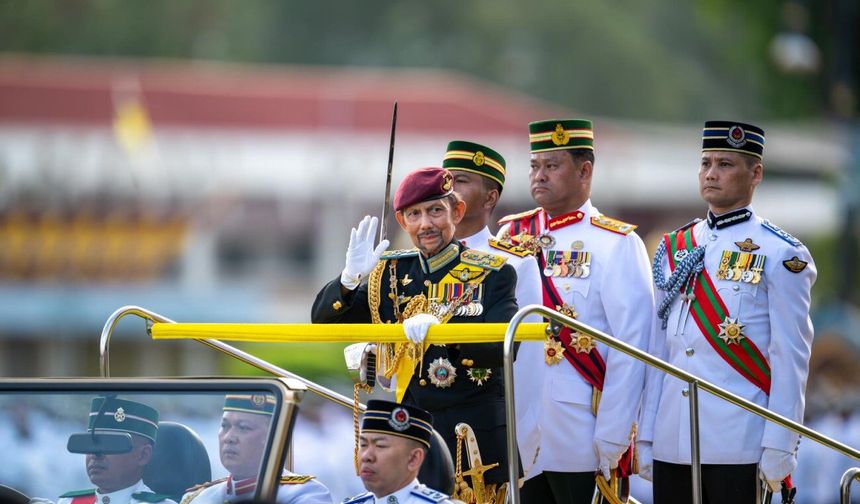 Brunei Sultanı Hassanal, Çin Savunma Bakanı Dong ile görüştü