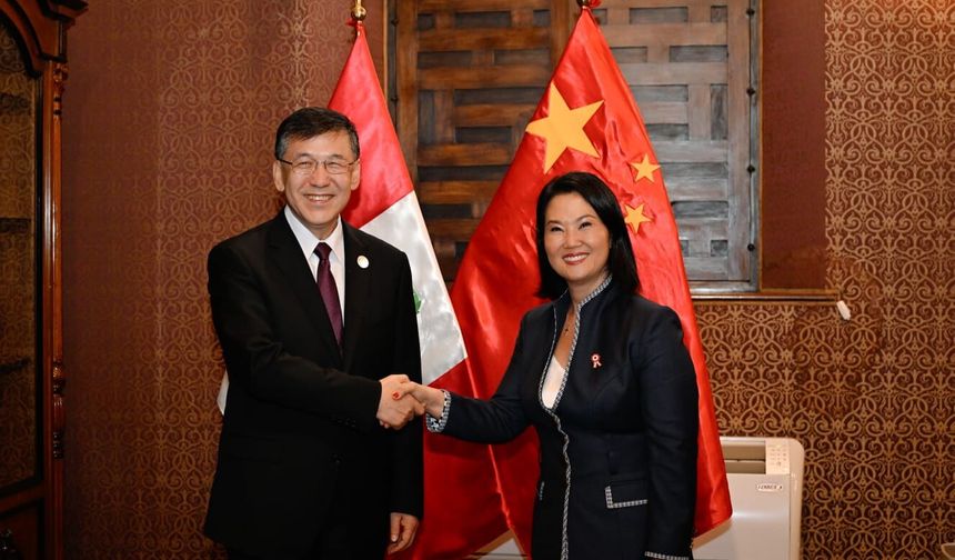 Çin Cumhurbaşkanı Xi'nin Özel Temsilcisi Yin, Peru Devlet Başkanı Fujimori ile görüştü
