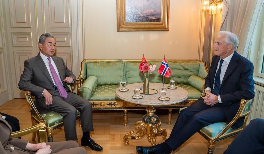 Çin Dışişleri Bakanı Wang, Norveç Başbakanı Store ile görüştü