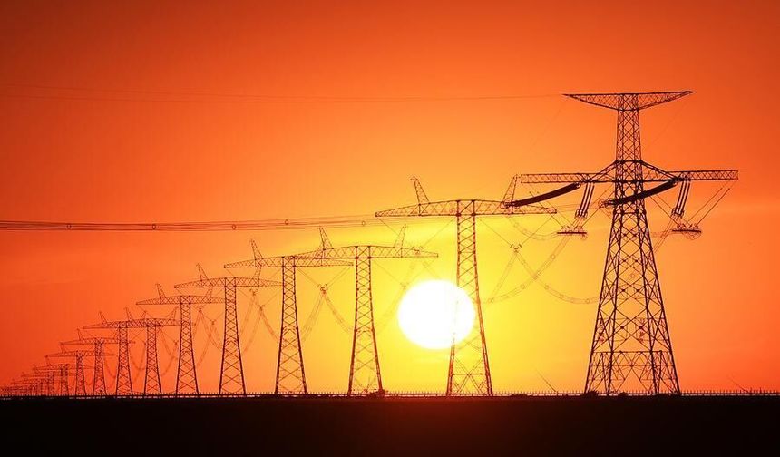 Çin'de elektrik talebi 1,518 milyar kilovatla rekor seviyeye ulaştı