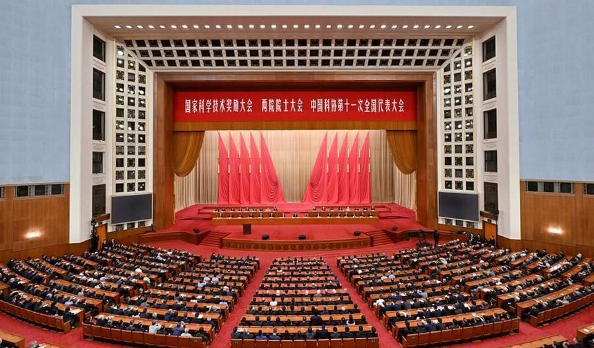 Çin'in en prestijli bilim ve teknoloji ödülü lityum batarya ve radar teknolojilerinin iki öncüsüne verildi