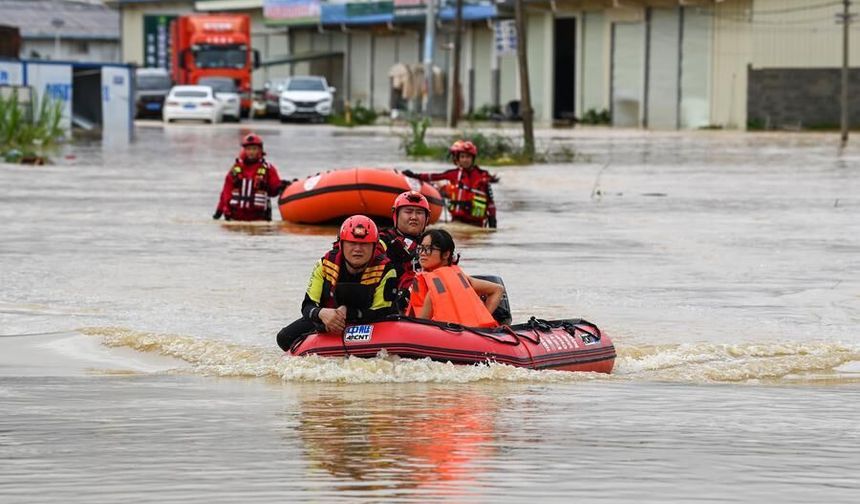Çin'in Guangxi bölgesinde selin ardından bölgeye kurtarma ekipleri sevk edildi