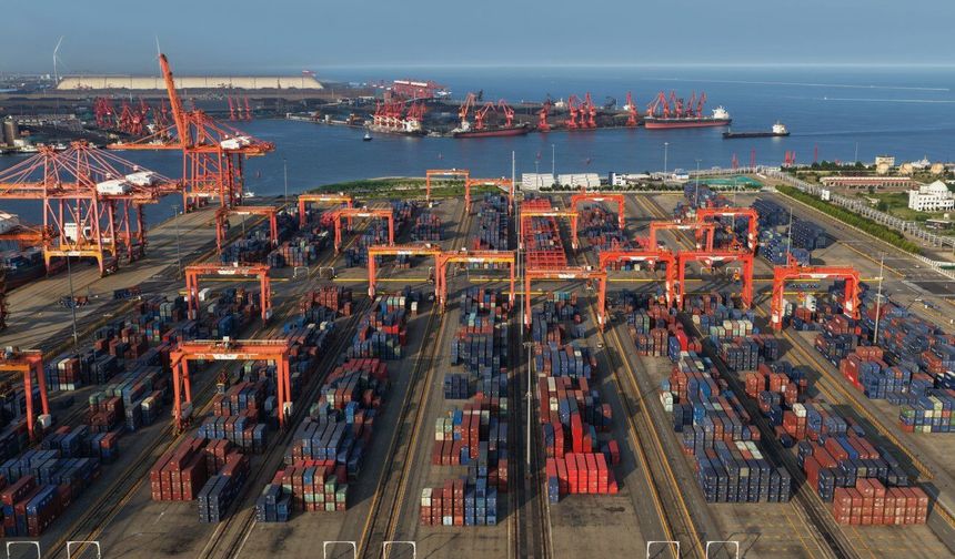 Çin'in Tangshan Limanı'nın kargo işlem hacmi ilk yarıda 445,56 milyon tona yükseldi