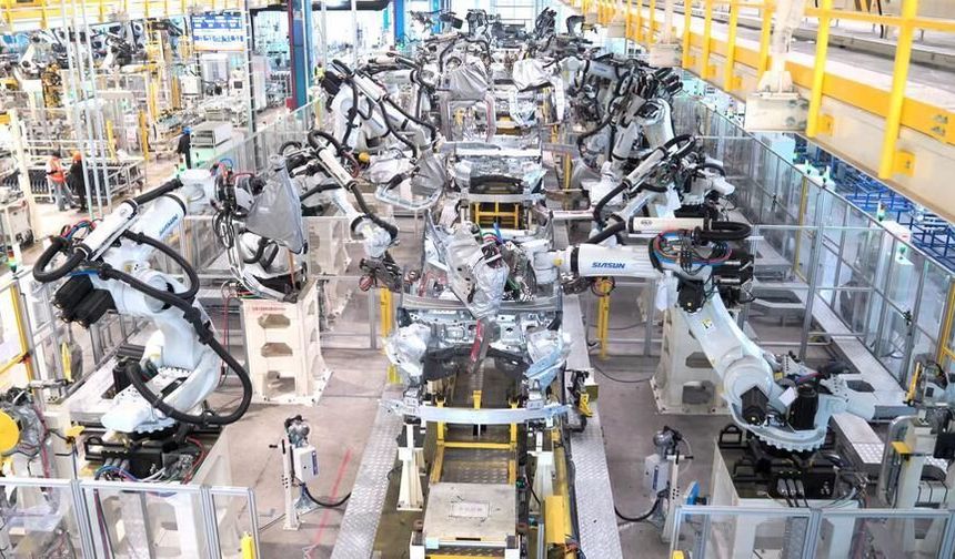 Çinli otomobil üreticisi Geely, yerli robot teknolojisiyle yeni enerjili araç üretimine güç katıyor