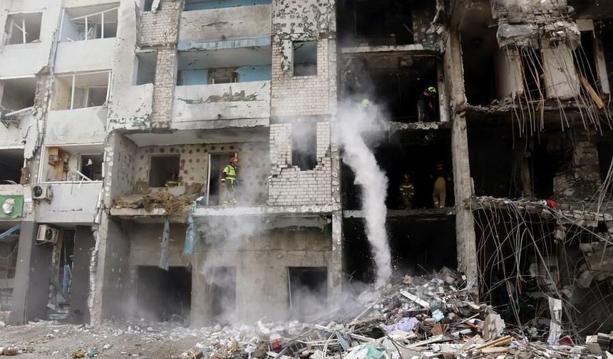 Rusya'nın, Ukrayna'nın başkenti Kiev'e düzenlediği saldırılar geniş çaplı yıkıma yol açtı
